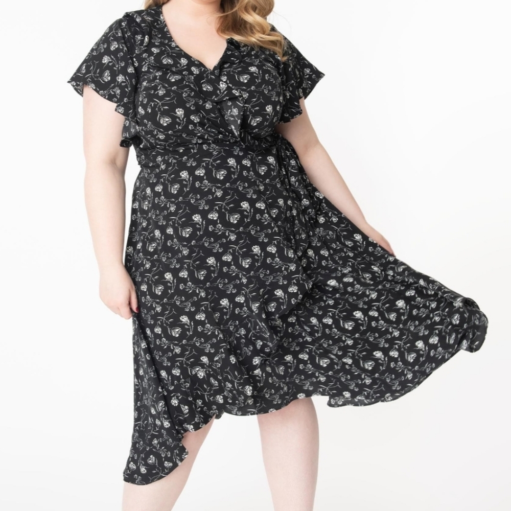 1940s unique vintage Black and White floral wrap dress